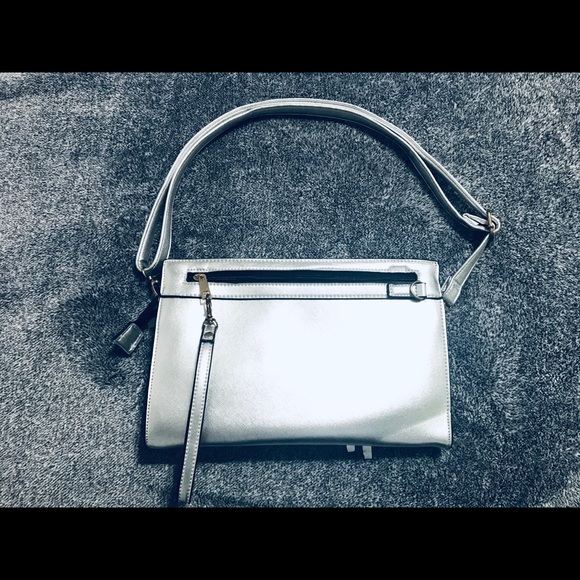 Convertible Crossbody/Clutch Metallic Bag - Picture 3 of 7